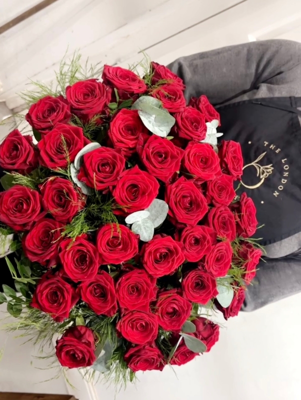 Luxury Red Roses Bouquet