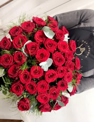 Luxury Red Roses Bouquet